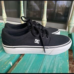 DC Shoes Sneakers Black size 5.5 NWOT